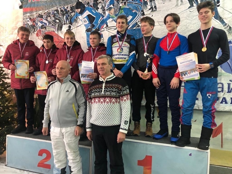 Заринчане выиграли краевые соревнования по лыжным гонкам эстафеты на призы газеты «Алтайская правда».