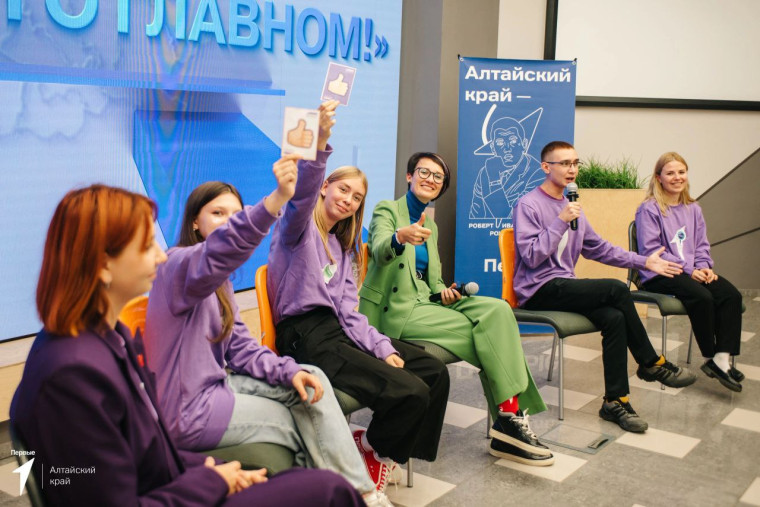 «Самый медийный день»: участие членов Медиацентра МБОУ СОШ № 15 в профориентационном Медиафоруме «Движения первых».